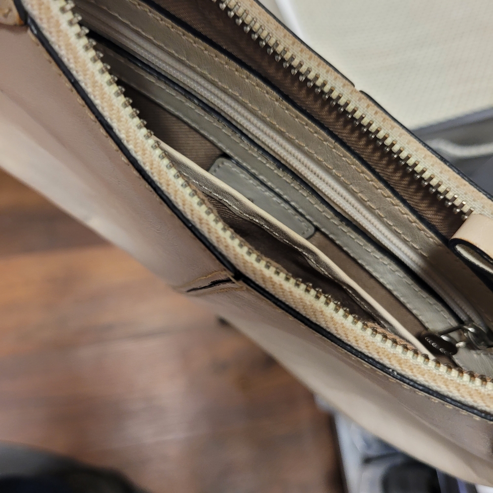 Monsac Cream Shoulder Bag With Dustbag - Picture 9 of 11